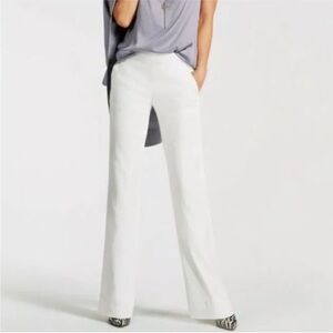Elegant White Women's Flare Leg Pants by Beba Size 0